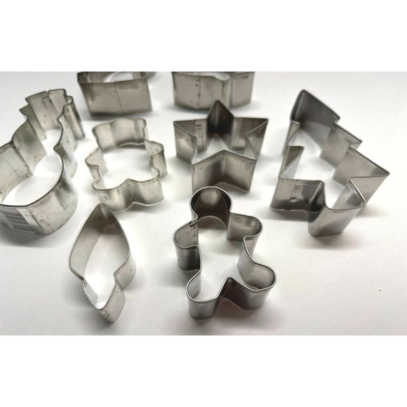 Vintage Christmas Cookie Cutters Lot of 8 Metal Star Bell Hat Snowman Bear Tree - Picture 7 of 13